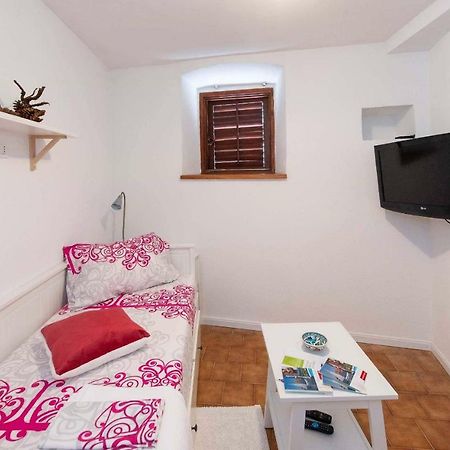 Studio Tamburini City Center Apartment Ровин Екстериор снимка