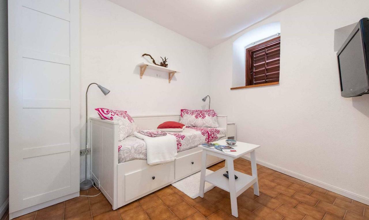 Studio Tamburini City Center Apartment Ровин Екстериор снимка