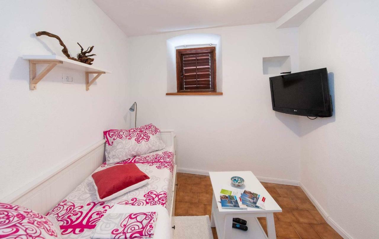 Studio Tamburini City Center Apartment Ровин Екстериор снимка